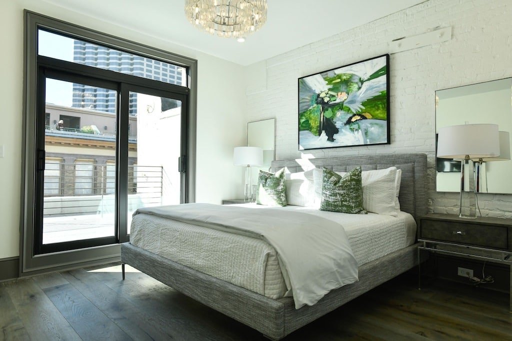 Modern Luxury in New Orleans CBD gallery image 3