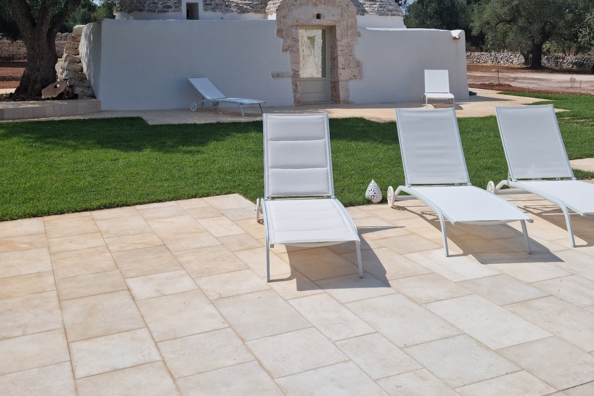 Casa Tonini. Luxury villa, trulli & heated pool. gallery image 5