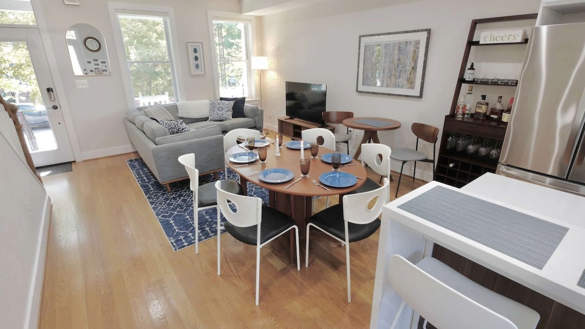 Anchored Abode – Family Friendly Cap Hill gallery image 2