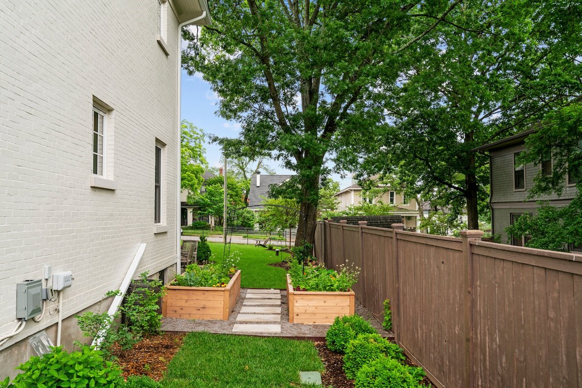 Above Nashville Magnificent I Pool&Spa | 12 South gallery image 2