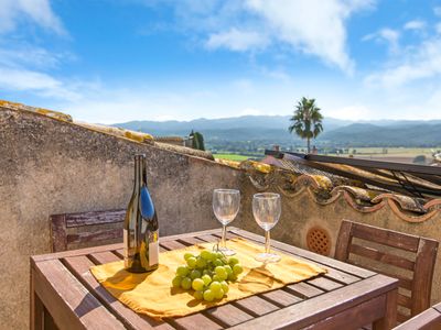 Beaches! Chic, modernized “castle” & apt, with A/C