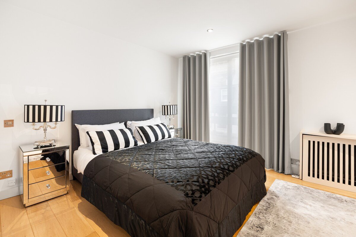 Spacious 2BR Townhouse Knightsbridge & King’s Road gallery image 5