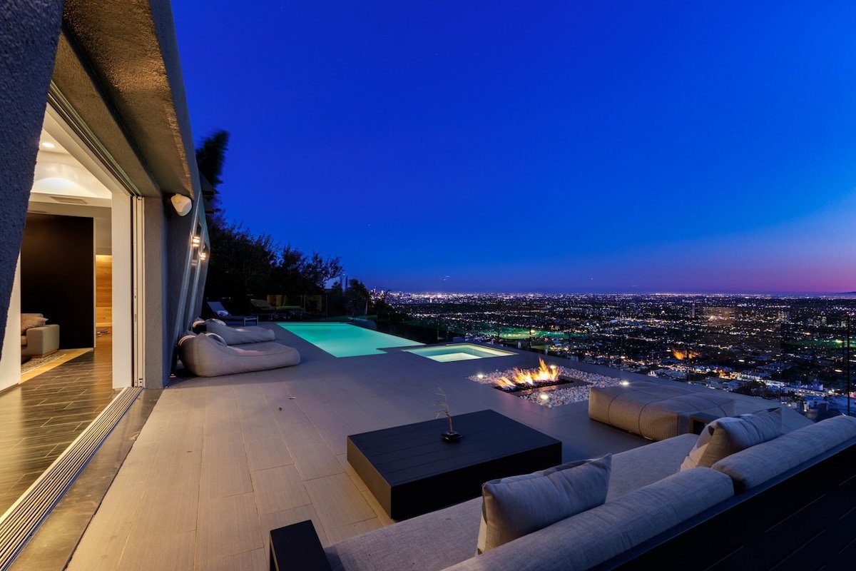 Hollywood Hills Zen Villa | Infinity Pool, Views gallery image 2