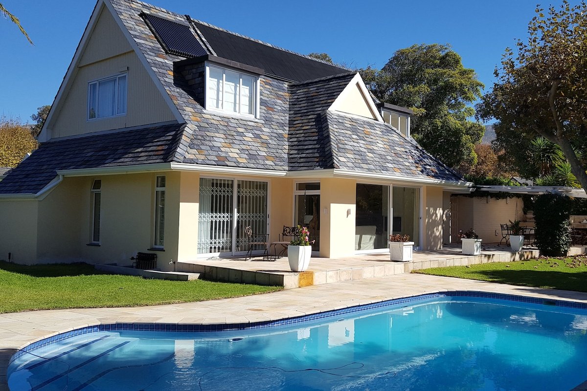 Stylish Holiday Home with solar-heated pool gallery image 2