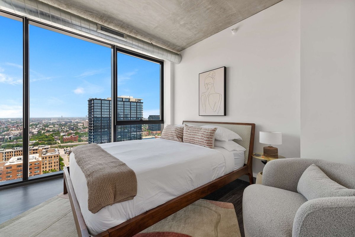 6 Luxe Apts, Perfect Group Solution, Sleeps 30 gallery image 3