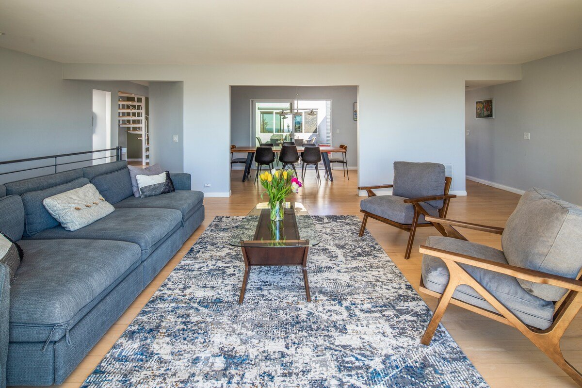 Beach Resort Home w/Ocean Views + Jacuzzi & Sauna! gallery image 4