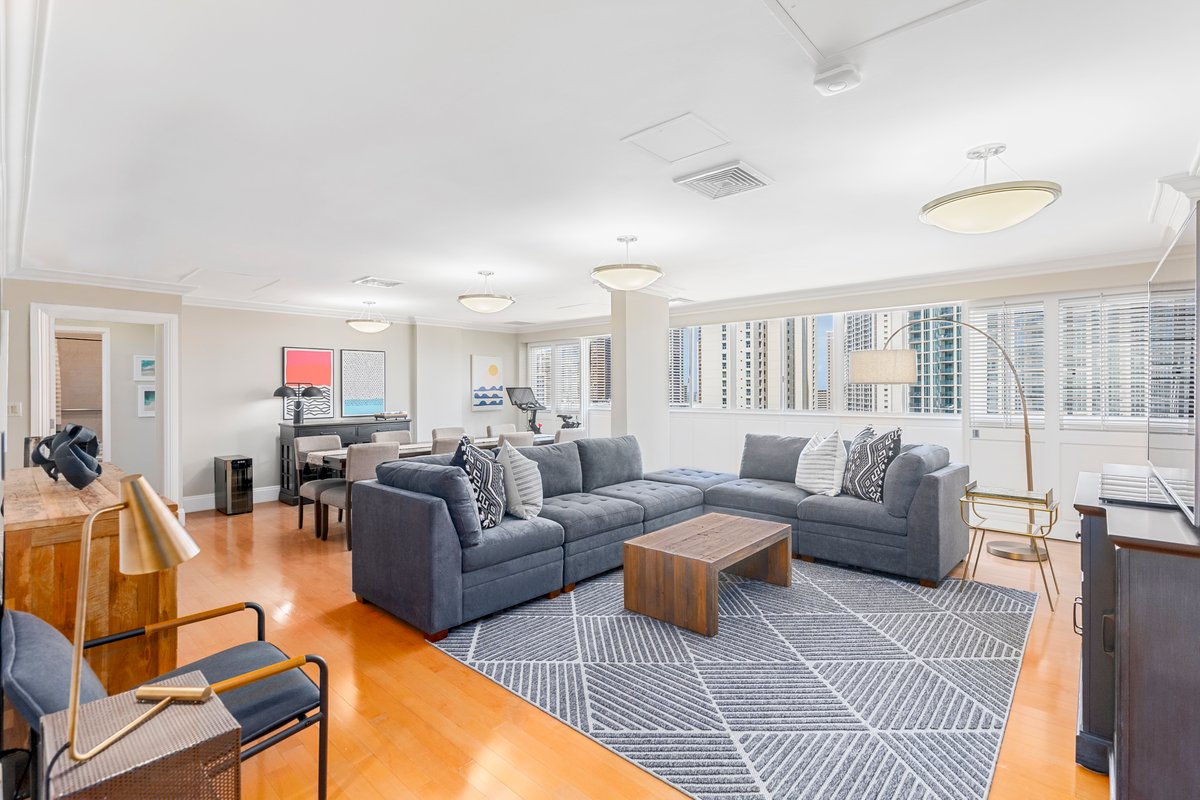 Mauna Penthouse of Waikiki 1,700 sqft – 3BR 2BA