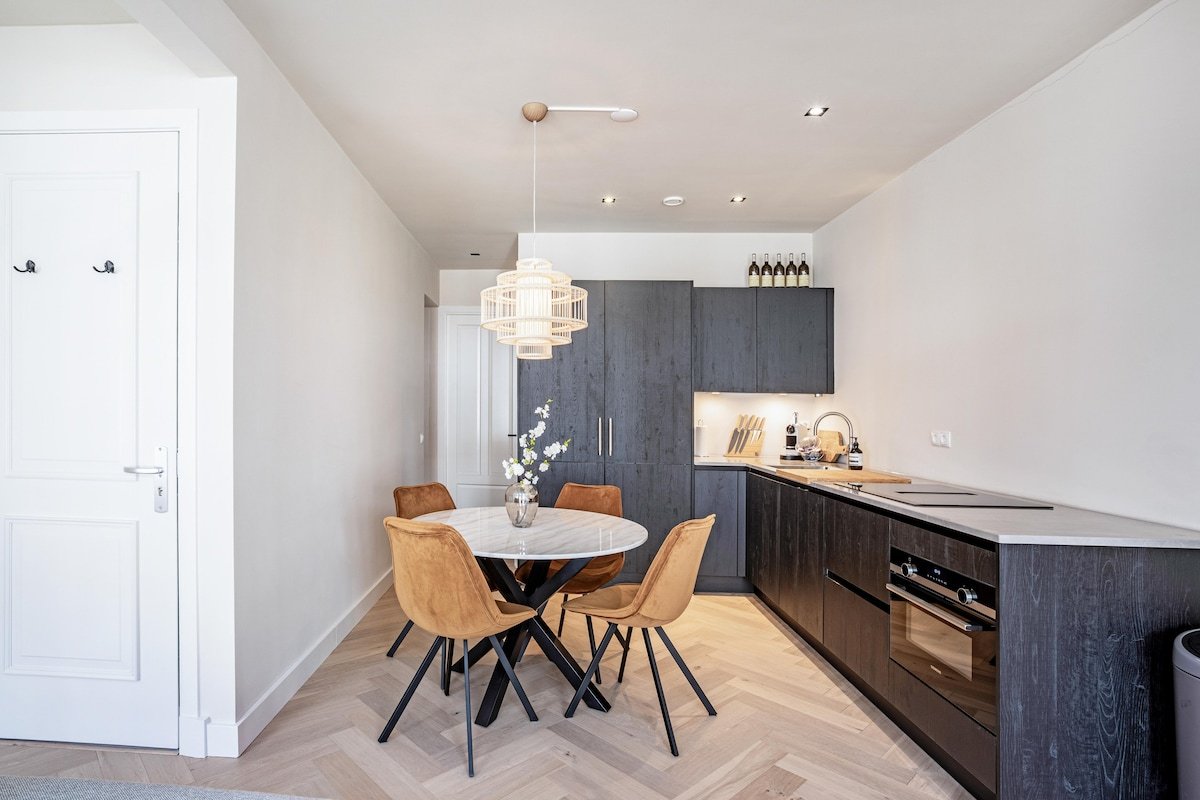 Cozy, new apartment near the Museum Square gallery image 4