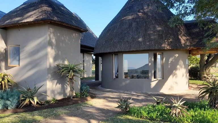 Makongo Hills Ingwe (leopard) Rondavel