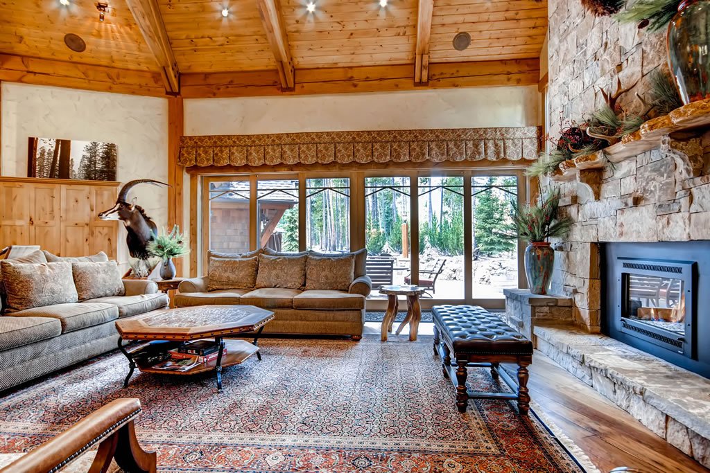 Hatari Lodge: Huge Custom Home Walk to Gondola! gallery image 5