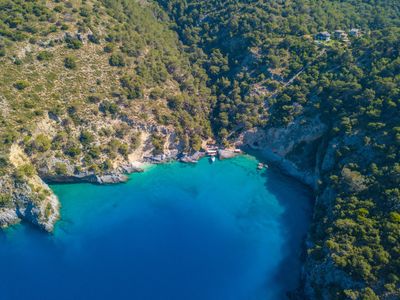 Private Island-Style Luxury Estate – Private Bay