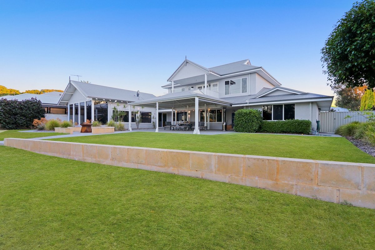 Murray River Retreat – Absolute River Front gallery image 2