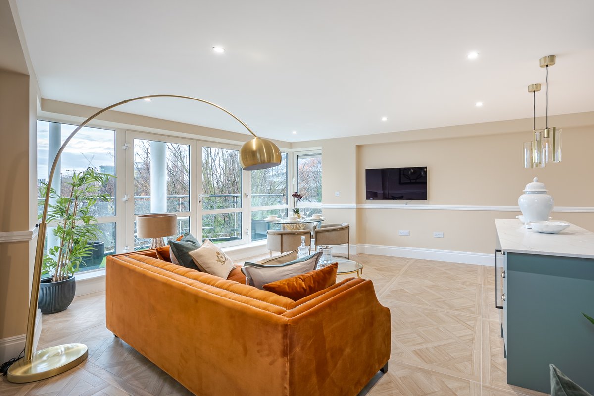 Modern 2Bd & Balcony in the heart of Chiswick