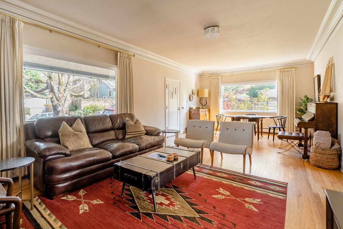 4BR • Sleeps 8 • Walk to Brunch, Bars & Boutiques gallery image 3