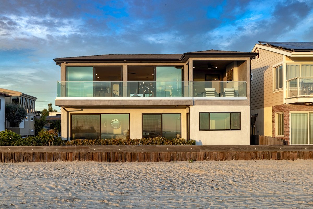 A Dream Right on the BEACH! gallery image 2