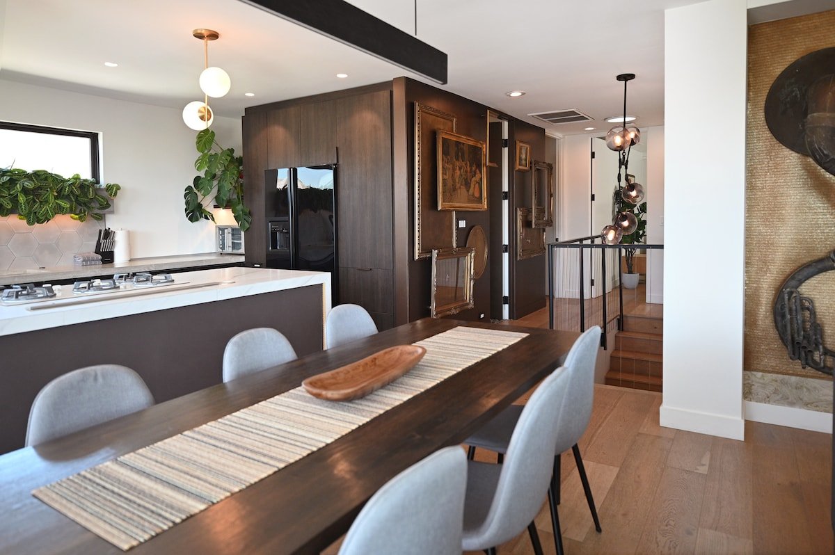 LA Hillside House dramatic views, super clean. 2BD gallery image 5