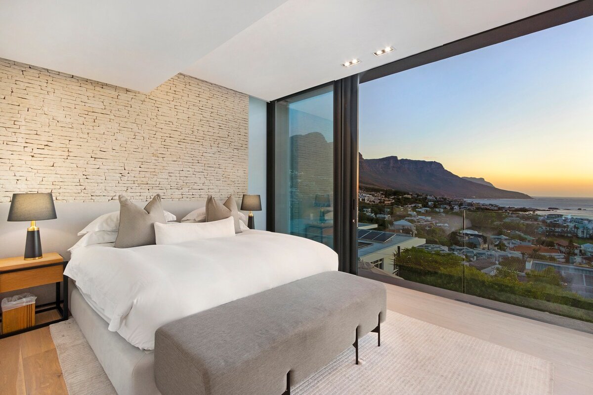 32 on Sedgemoor (6 Bedroom) gallery image 3