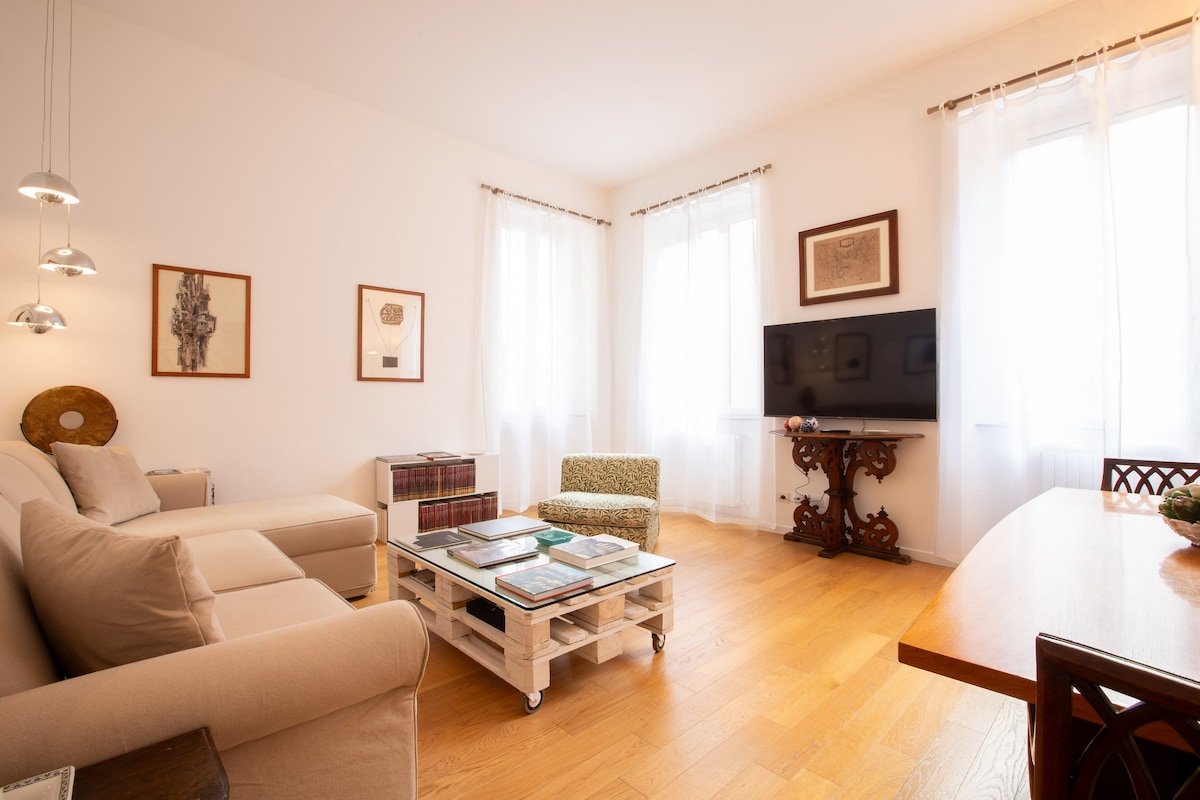 Luxury apartment in Duomo gallery image 2