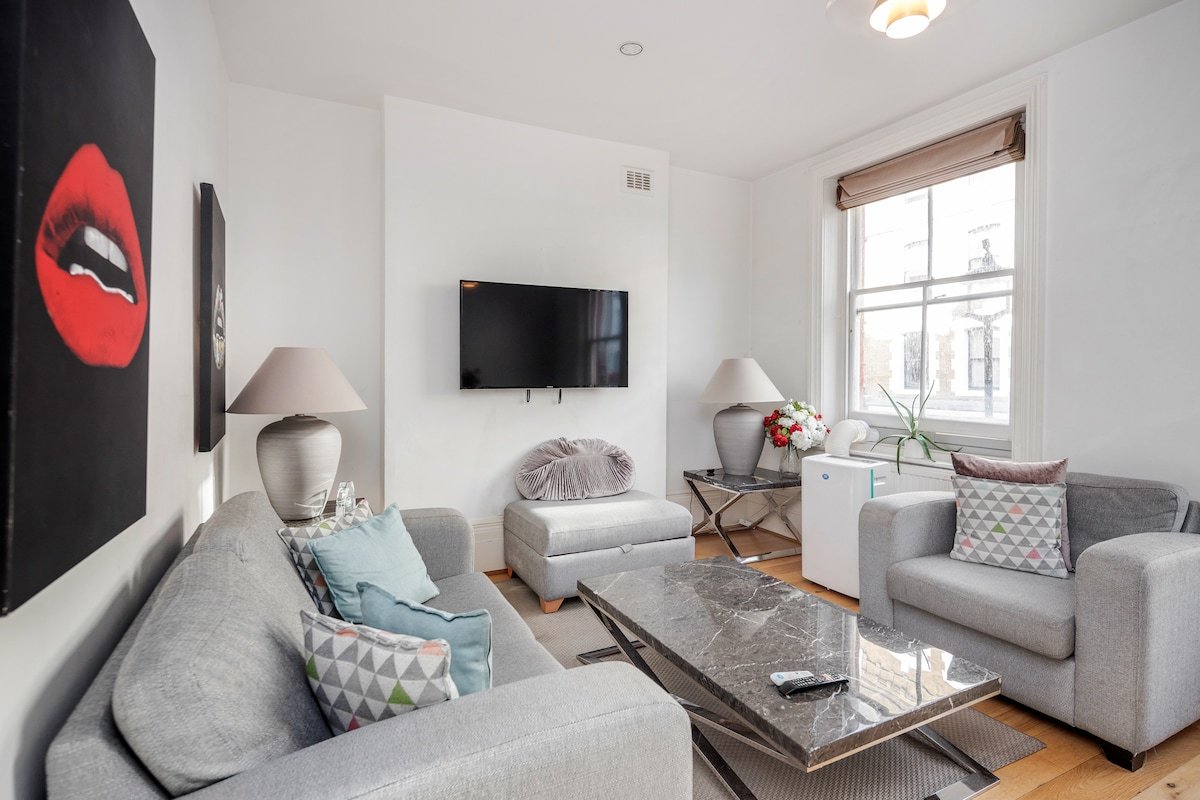 Relaxing & Spacious 4bed 2.5bath +AC + Fast Wi-Fi gallery image 2