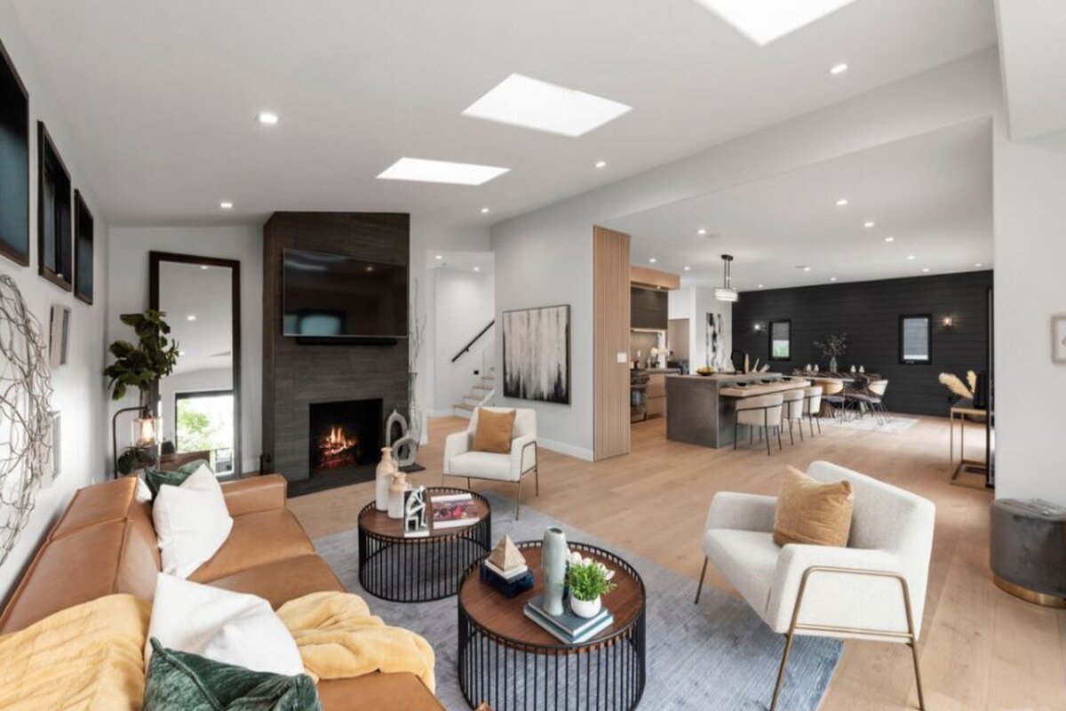 Modern Architectural Escape Overlooking the Valley gallery image 2