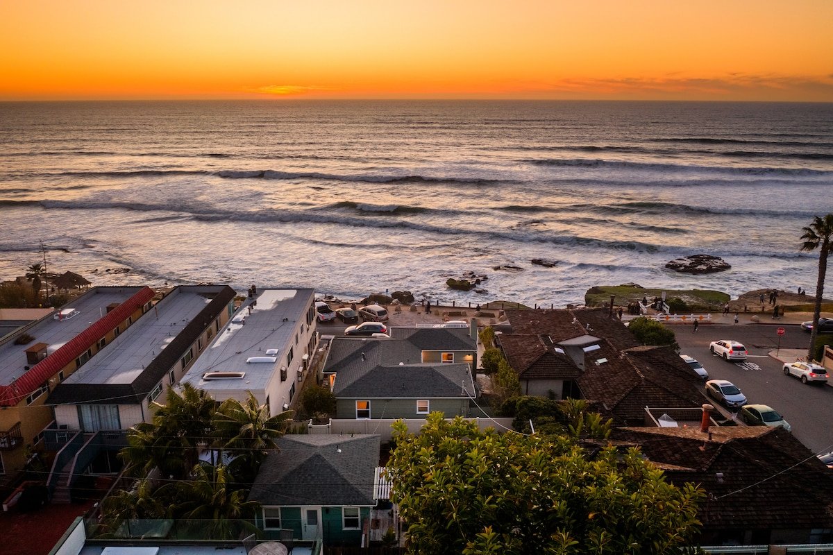 Oceanfront Home at Windansea Beach w/ AC gallery image 3