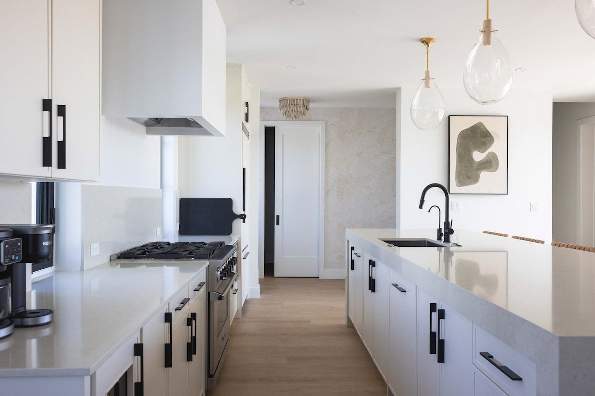 The Shellstone House at Solaire Lunara Bay gallery image 5