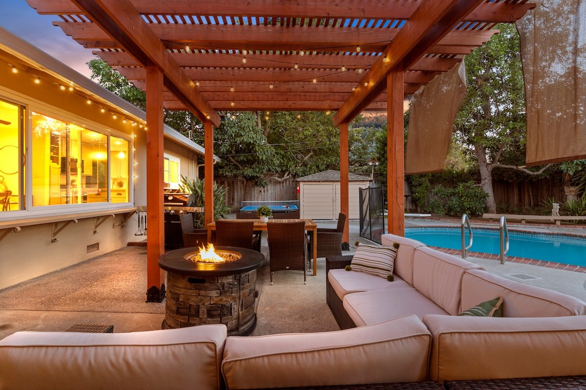 Beautiful 3BD Home w/ Heated Pool and Fire Pit gallery image 3