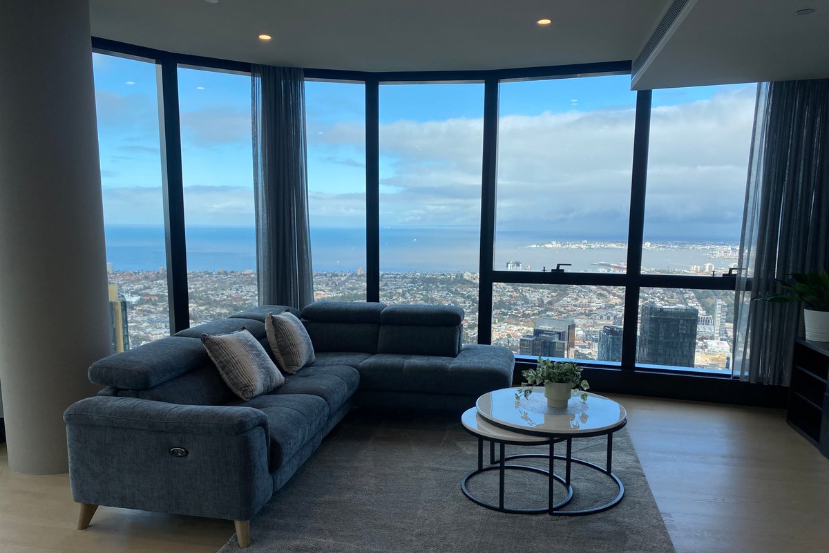 Perfect Southbank location. Sleep above the clouds