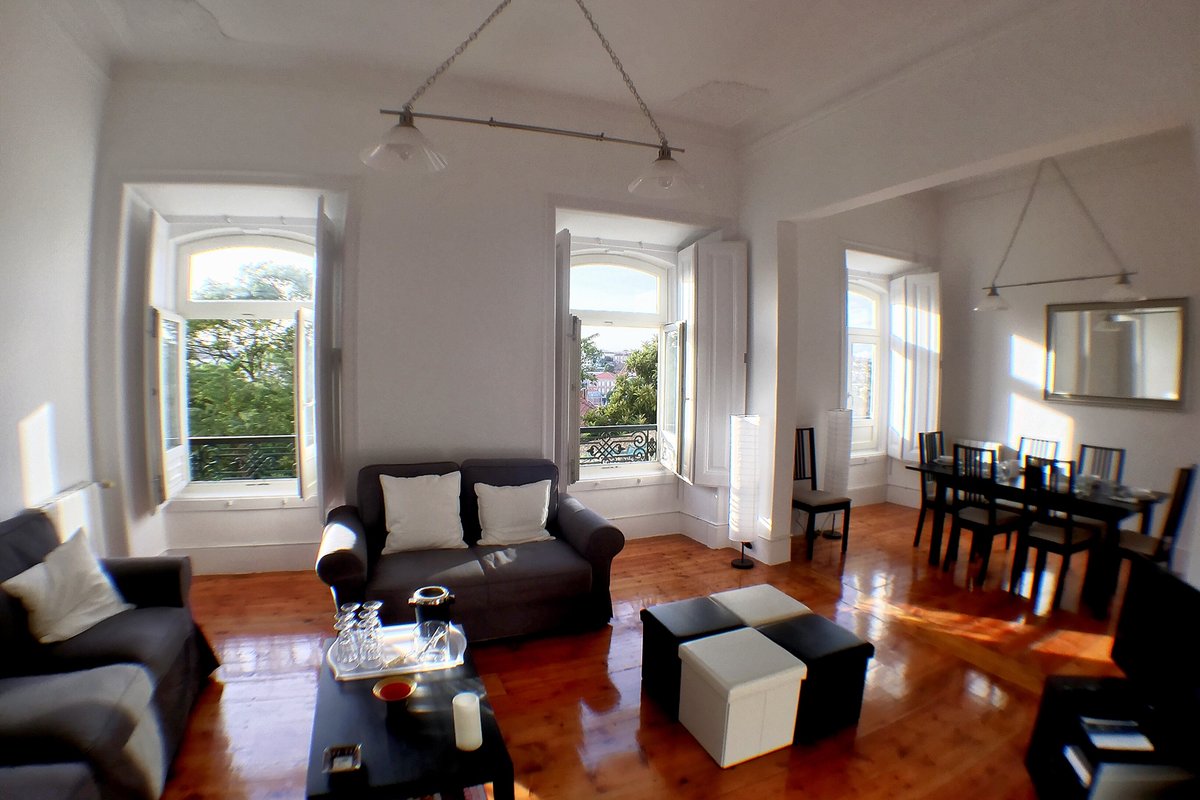 Castelo Patio Apartment 6-8 persons