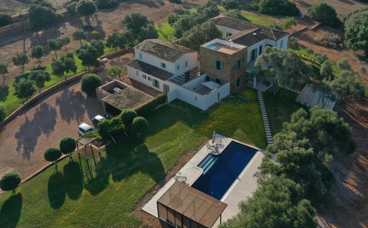 Luxury Dream Finca at Ses Salines gallery image 2