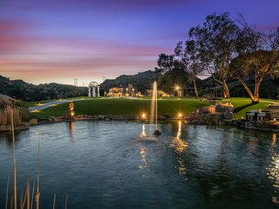 21+ Acre Private Retreat with Breathtaking Views