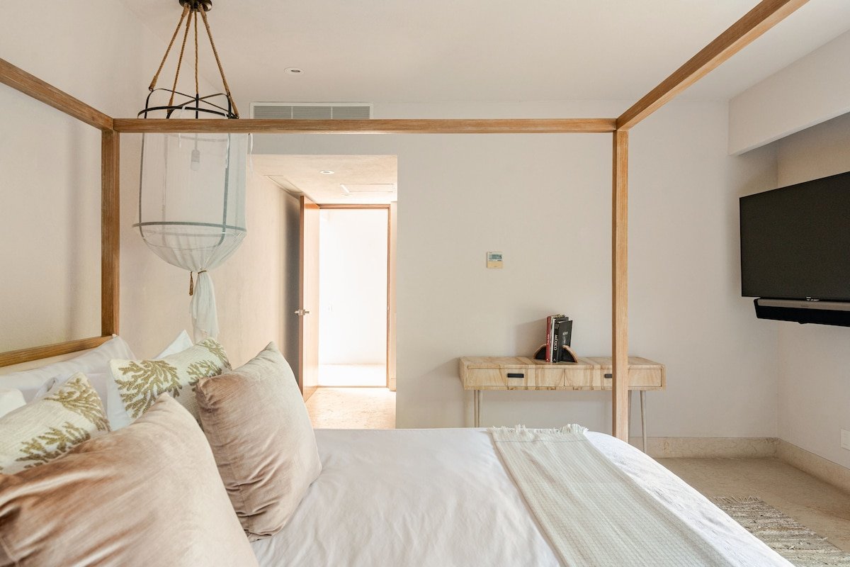 Porta Fortuna Villa With Pool, Bay and Golf Views gallery image 3