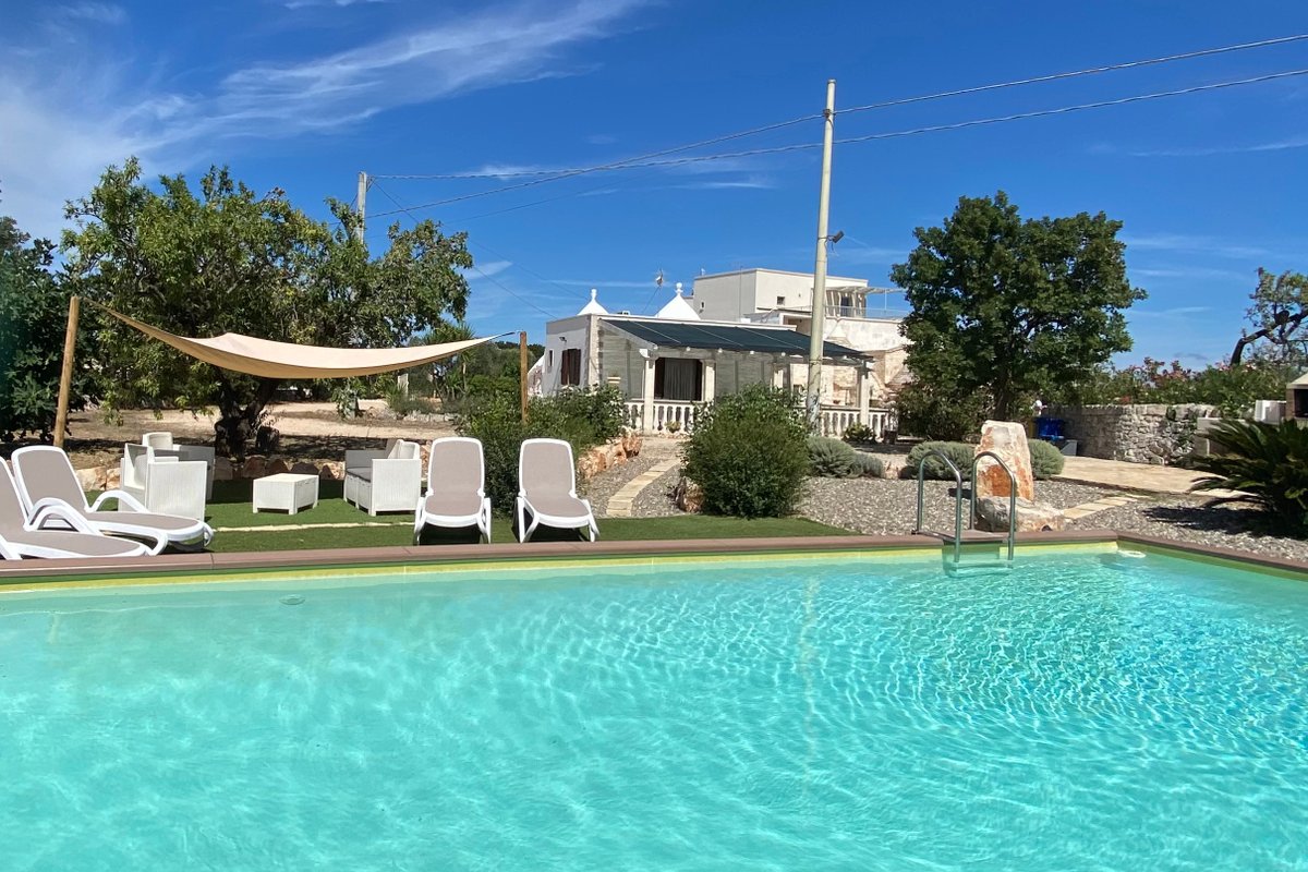 Trulli Terrarossa with private pool