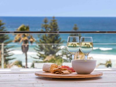 Beach View Curl Curl – House with Pool & Views