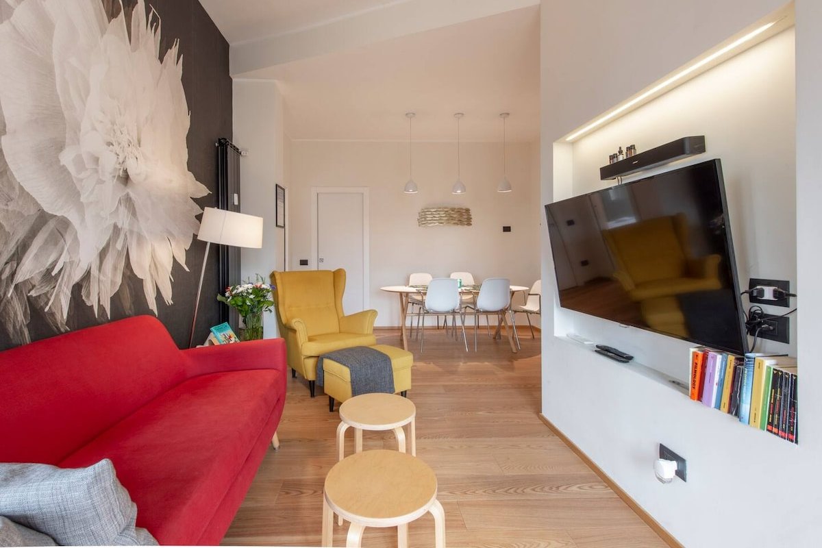 Brera Skyline! 4 person apartment 6th floor gallery image 2