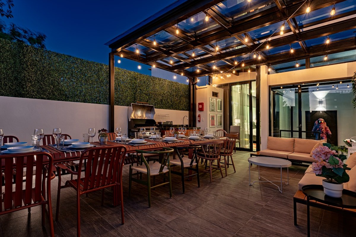 Spectacular Rooftop, Prime Location BBQ, AC & Gym gallery image 2