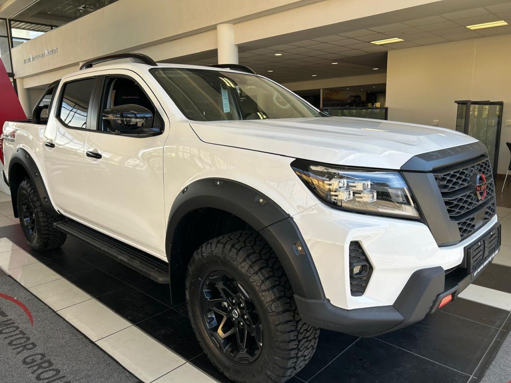 NISSAN NAVARA 2.5DDTI PRO-4X WARRIOR 4X4 A T D C P U for Sale in South Africa