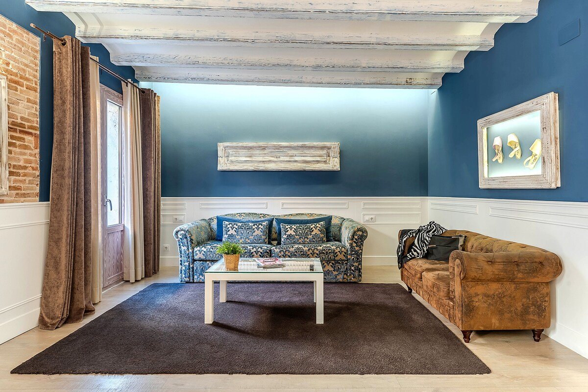 Apartment Deluxe by Colon EnjoyBCN Apartments gallery image 4