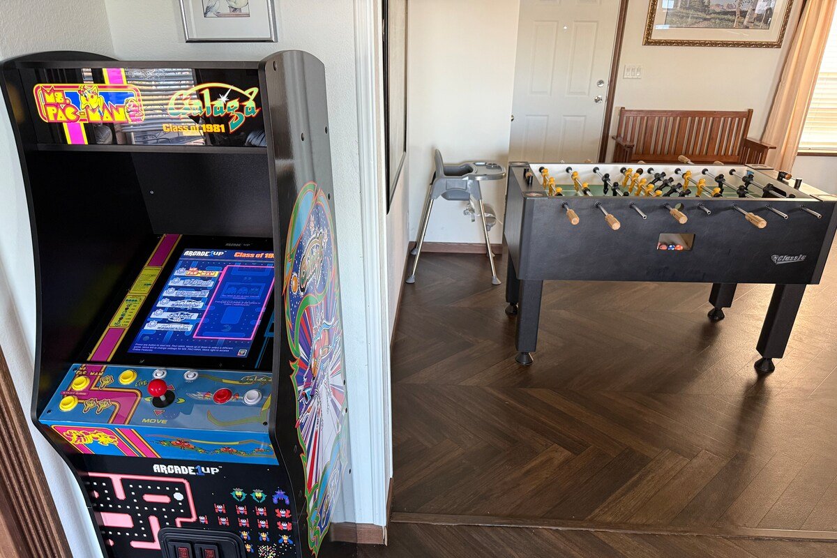 Cozy Lakefront! FirePit, Fireplace, Trails, Games gallery image 4