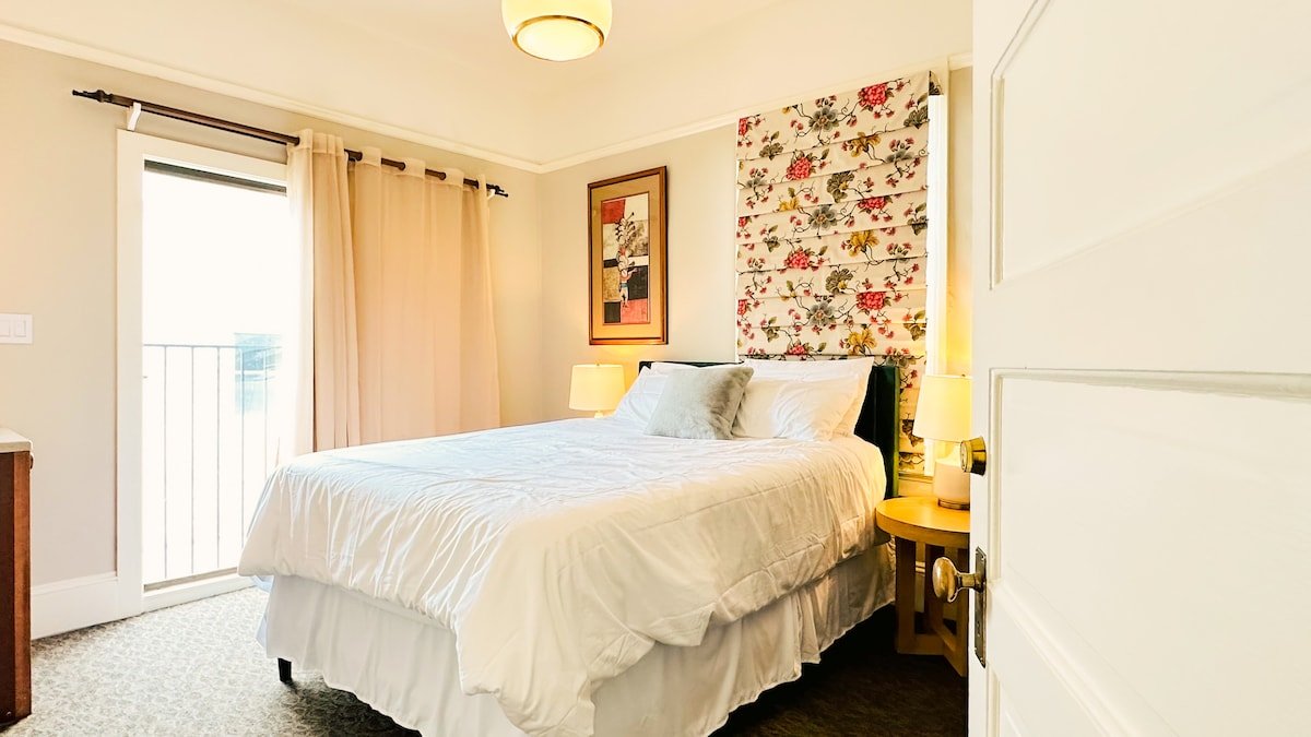 Entire 5BR Flat in Duboce Triangle, Natural Light! gallery image 5