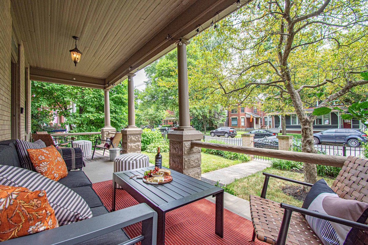 Steps to High St * Chef’s Kitchen * Free Parking gallery image 5