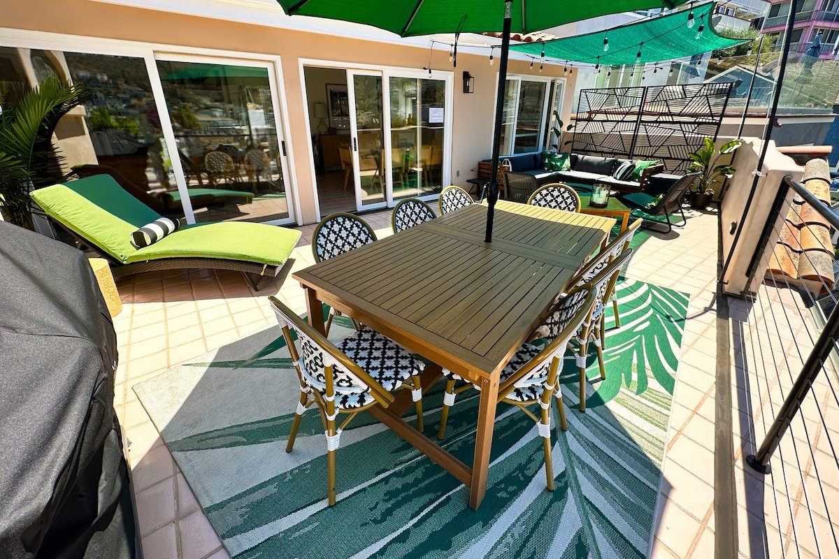 Sunset Terrace | Catalina Dreamin’ gallery image 5