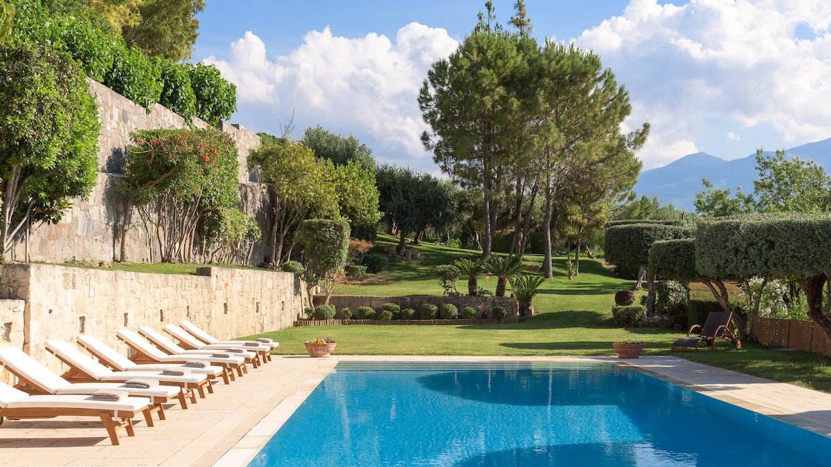 Malvazia Grand Estate, 4acre Private Land & Pool gallery image 2