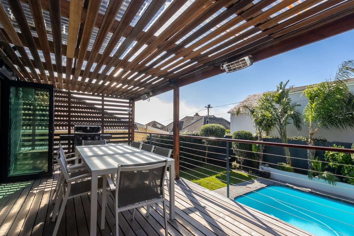 Luxury Modern Atlantic Seaboard Villa gallery image 3