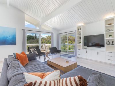 Modern Home on Golf Course, Walk to Tennis, Golf