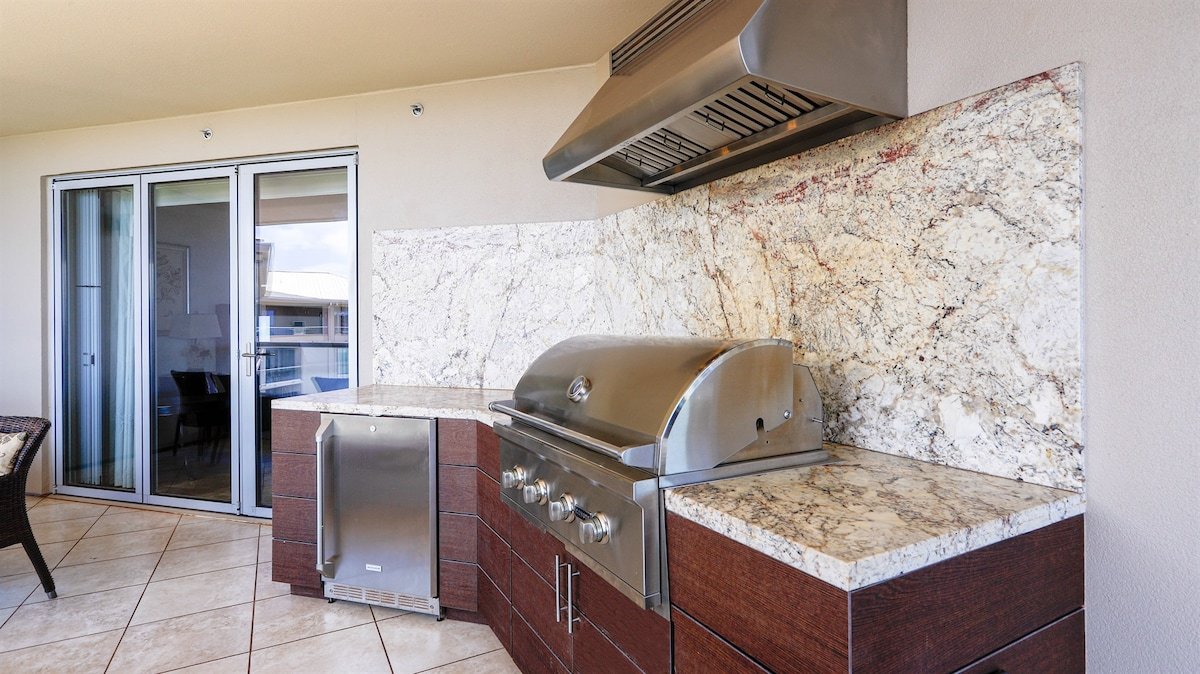 Konea 1019: Luxury Penthouse w/ Ocean Views & BBQ gallery image 4