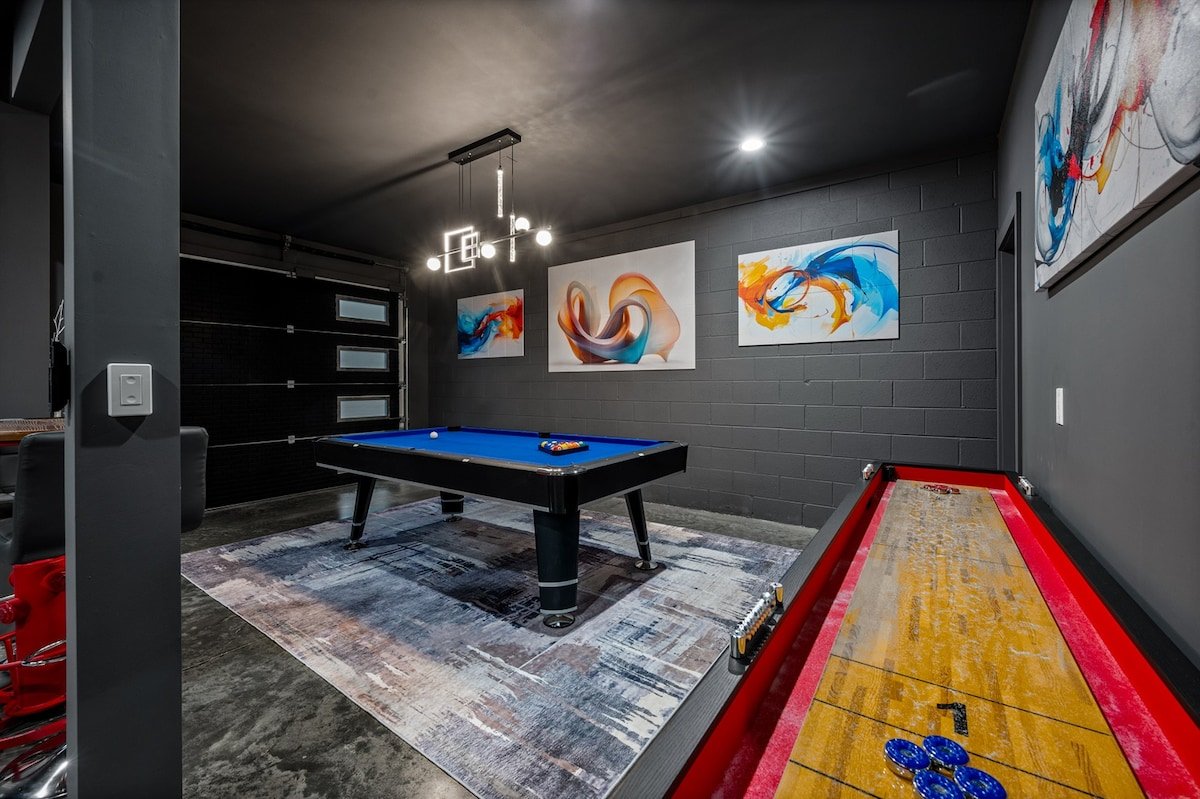 Game Room, Hot Tub, Cold Plunge, Sauna, Fire Pit gallery image 4