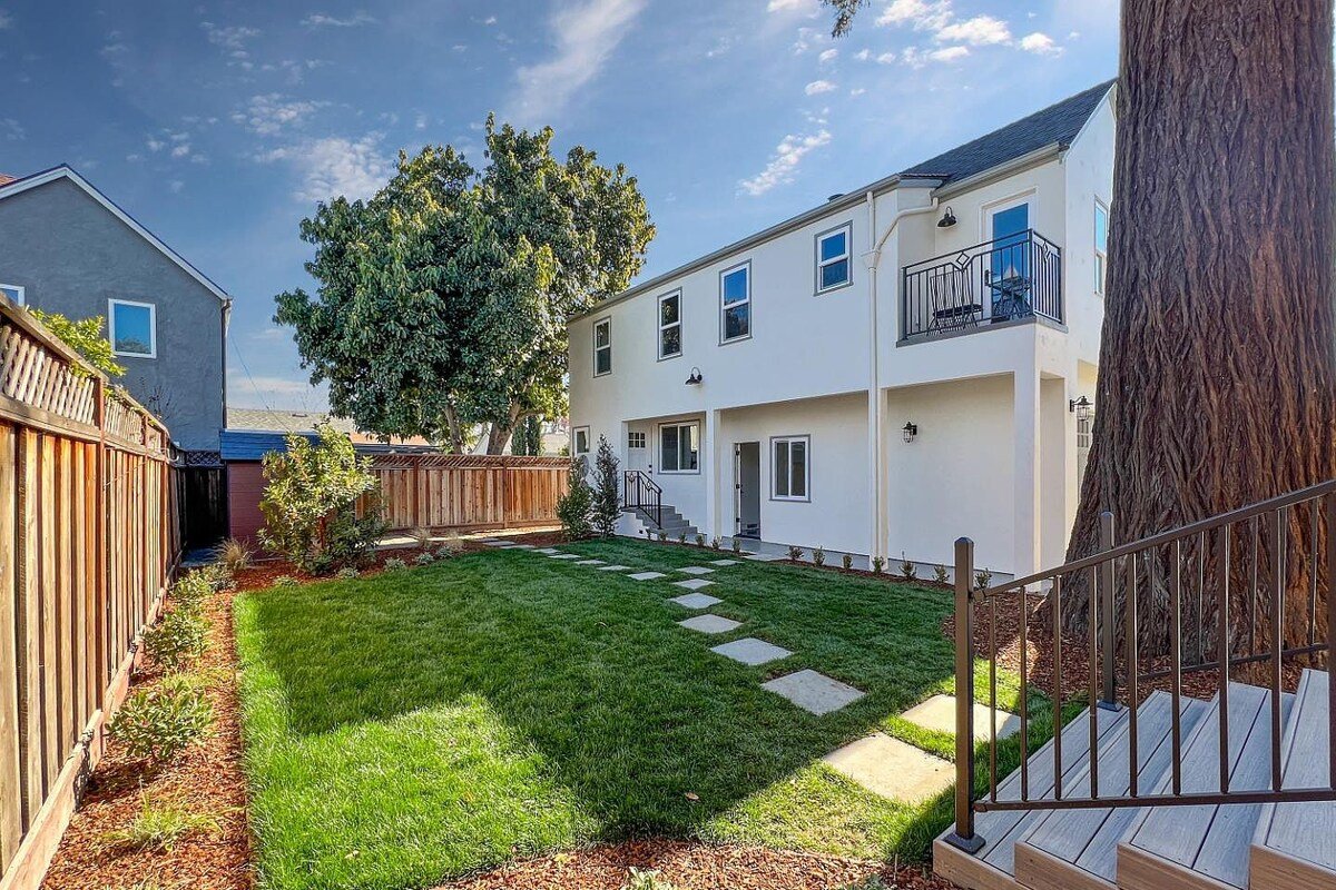 Newly Built, Luxury Living gallery image 5