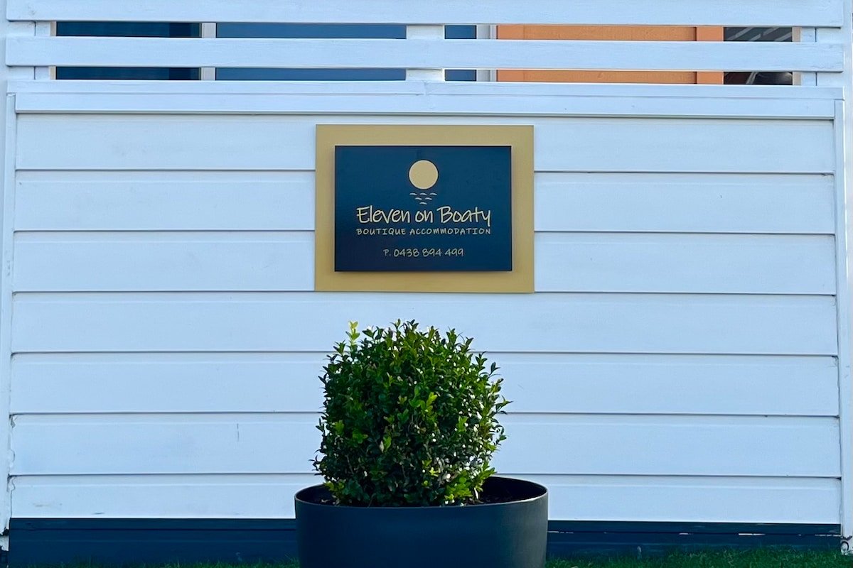 Eleven on BOATY – TWO Bedroom/TWO Bath Adults ONLY gallery image 4