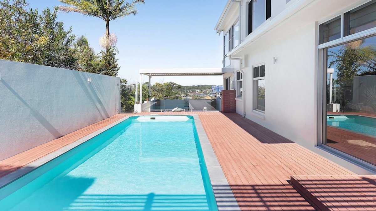 Lookout Lounge – Pet Friendly, Pool, Great Views! gallery image 3